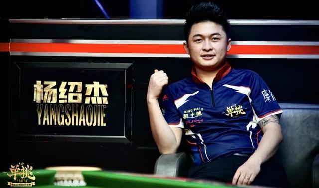 现出了压倒 现出了压倒