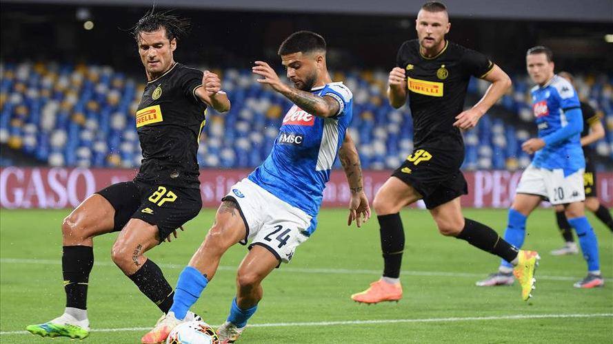 裁判组面临 裁判组面临