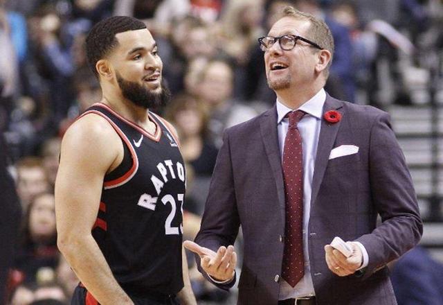 边喊着生日 边喊着生日